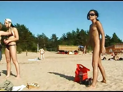 Silmät sidottu blondi imee iso sexsivideot kukko hänen stepbro