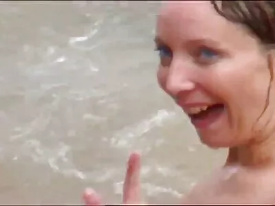 Tiukka isäpuoli hallitsee pientä erotiikkafilmit prinsessaansa